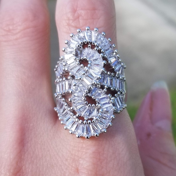 🆕️S925-White Sapphire Infinity Cocktail Ring - Picture 2 of 8